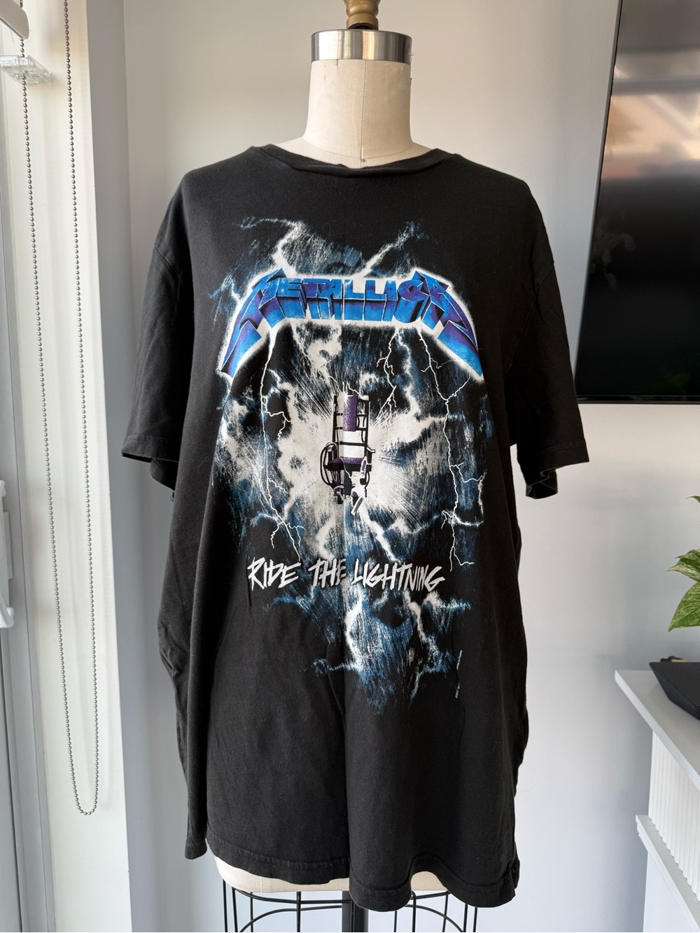 Metallica Ride the Lightning tour graphic tee